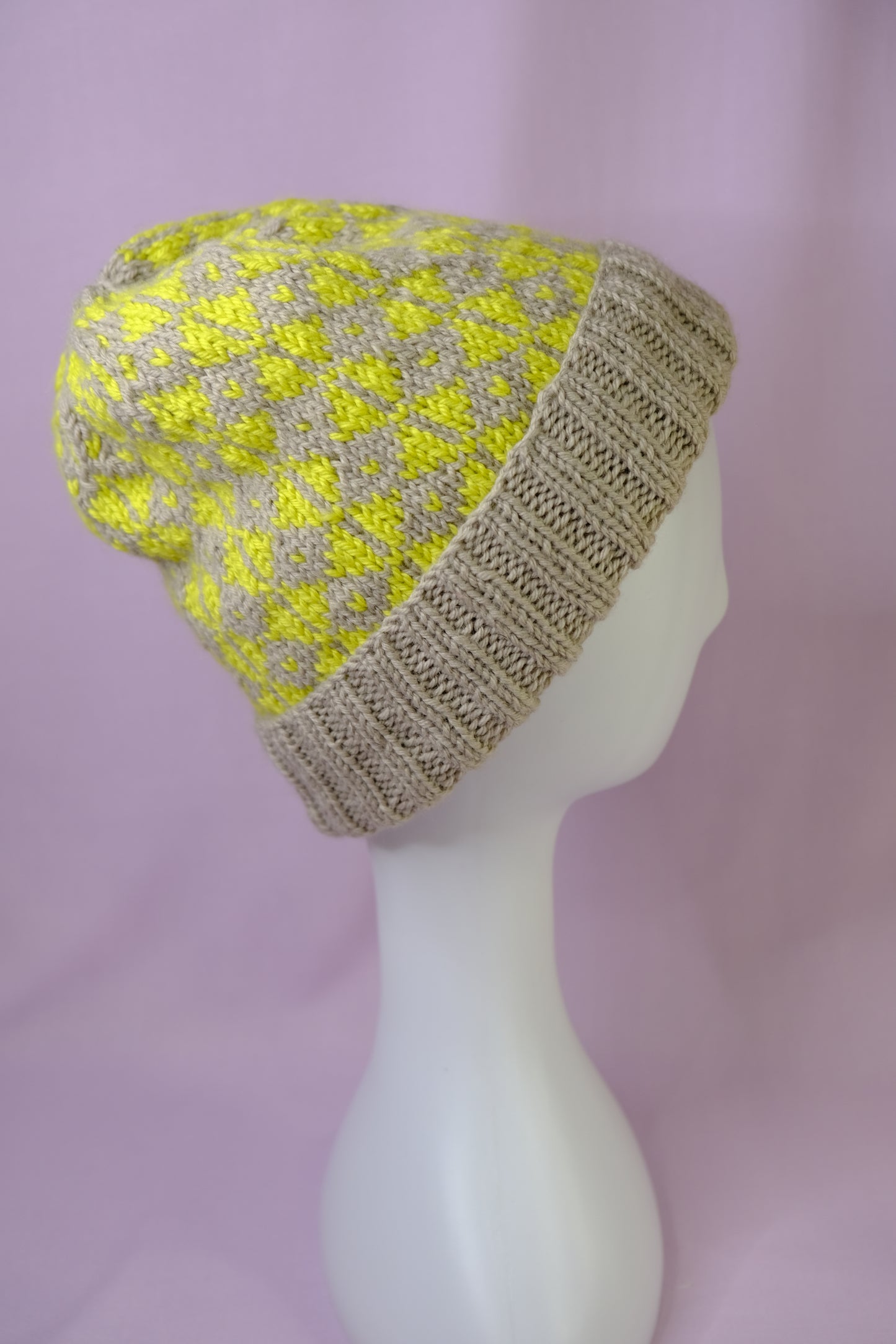 Gorro Oncológico Hecho a Mano - Gris y Verde/Amarillo